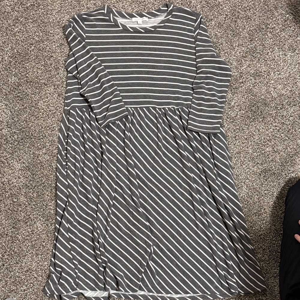 DownEast Gray Striped Long Sleeve Dress